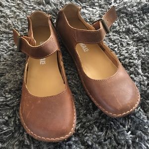 Clark’s Mary Jane shoes